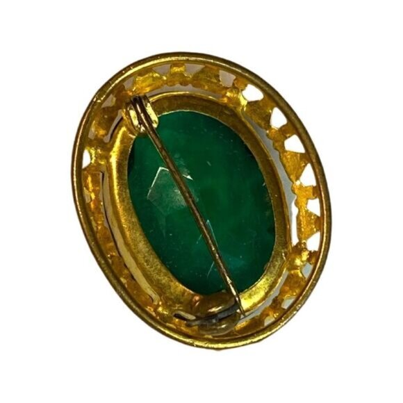 Brooch – Vintage 1940s Gold-Tone Filigree Oval with Emerald Rhinestone - Picture 2 of 5
